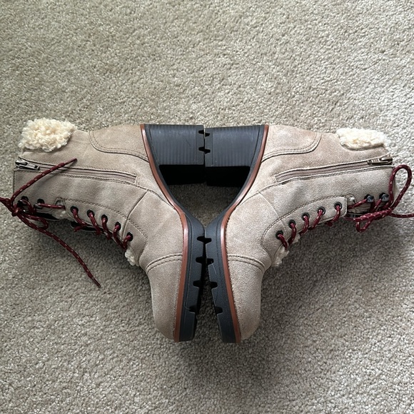 Naturalizer Varuna 2 Oatmeal Suede Side Zip Heeled Boots Women’s Size 9.5 - Picture 2 of 10